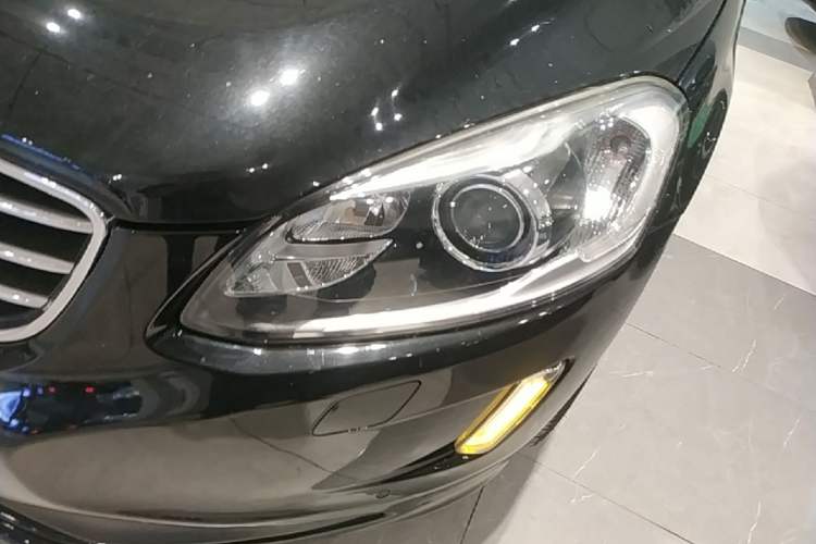 Used Volvo XC60 2017 T5 Smart Upgrade Edition Left Front Headlight