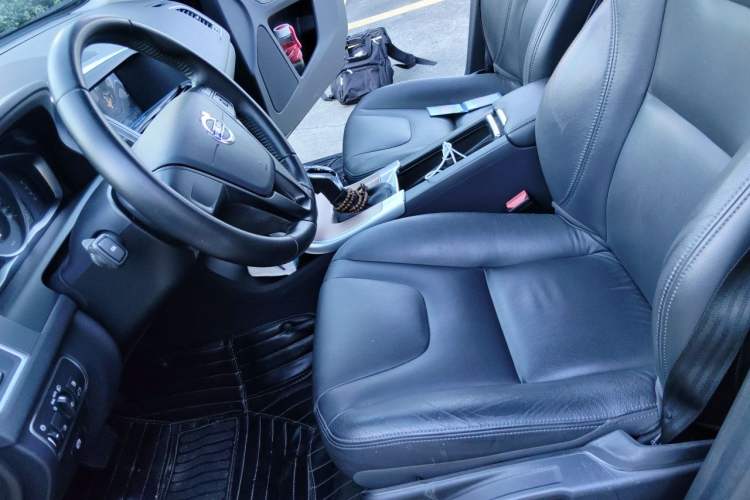 Used Volvo XC60 2017 T5 Smart Upgrade Edition Left Front Seat
