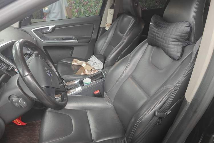 Used Volvo XC60 2017 T5 Smart Upgrade Edition Left Front Seat