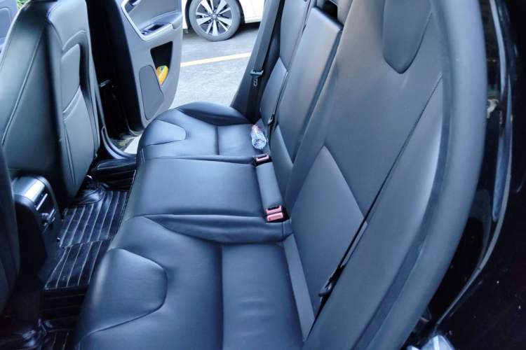 Used Volvo XC60 2017 T5 Smart Upgrade Edition Left Rear Seat