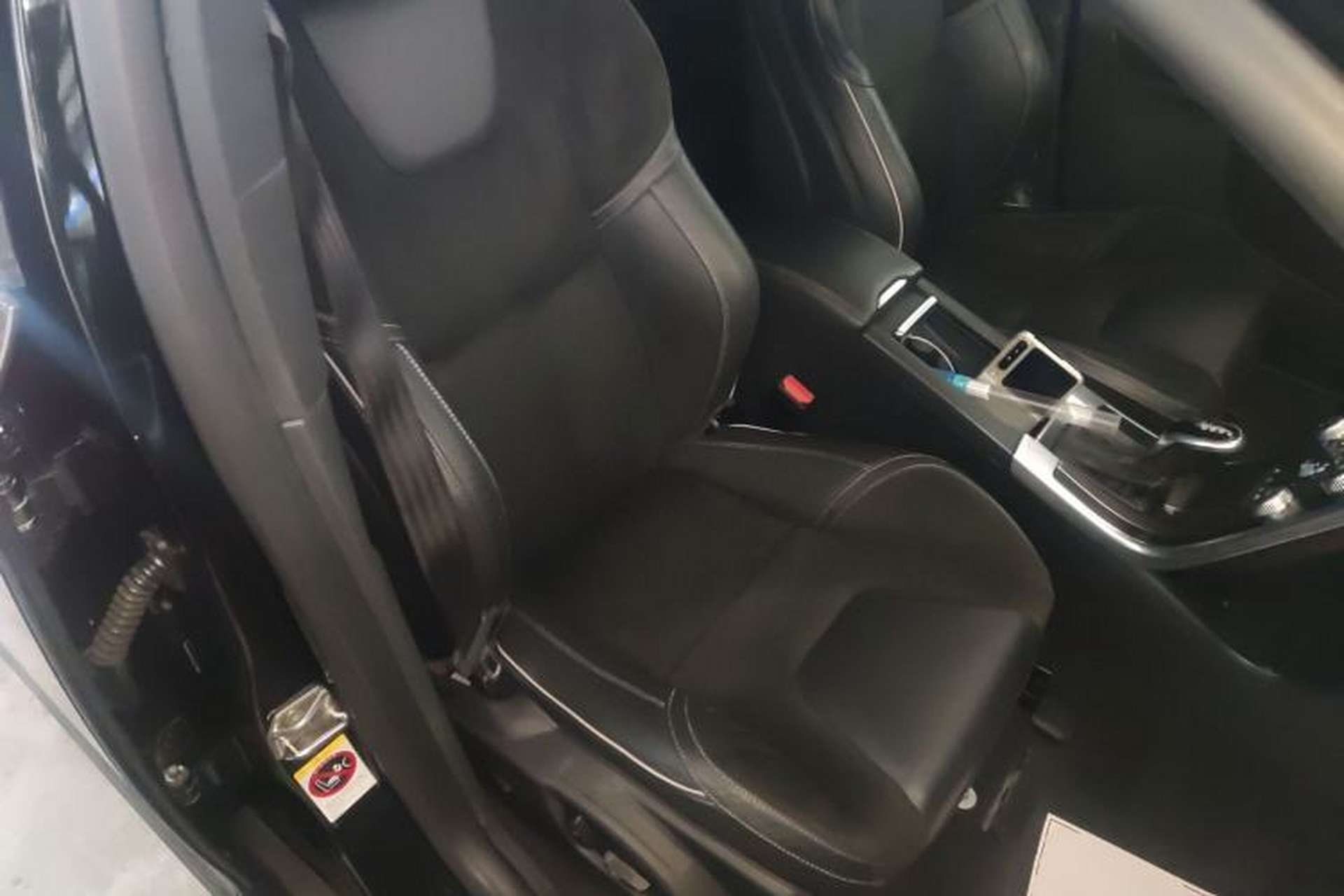 Used Volvo XC60 2017 T5 AWD Personalized Sport Upgrade Edition Right Front Seat