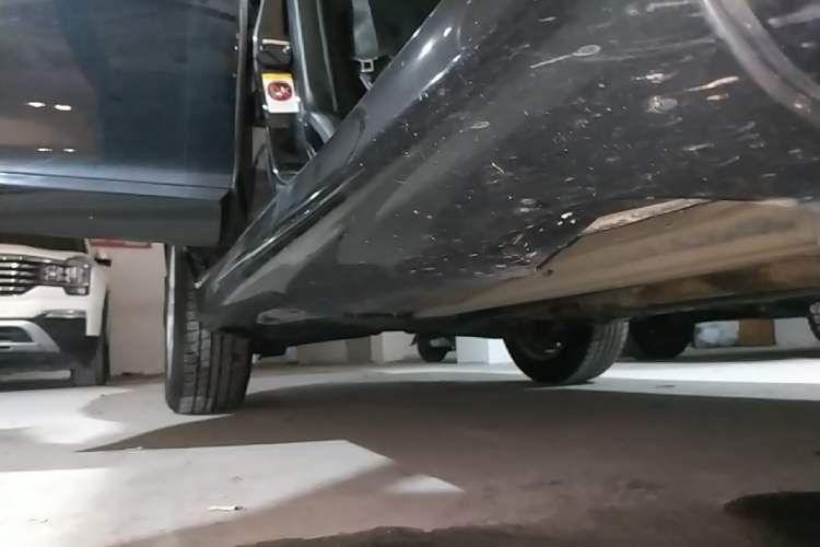 Used Volvo XC60 2017 T5 Smart Upgrade Edition Right Side Sill