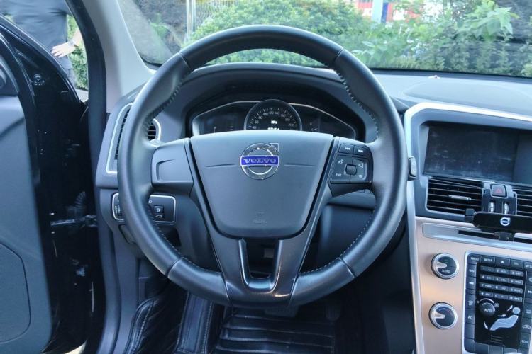 Used Volvo XC60 2017 T5 Smart Upgrade Edition Steering Wheel