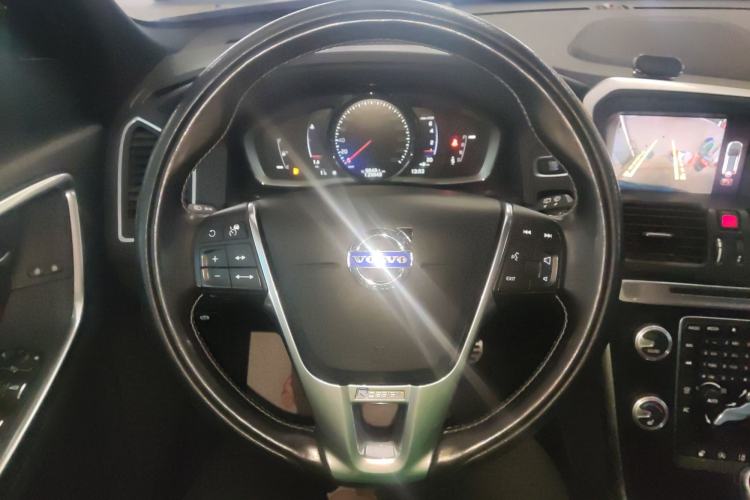 Used Volvo XC60 2017 T5 AWD Personalized Sport Upgrade Edition Steering Wheel