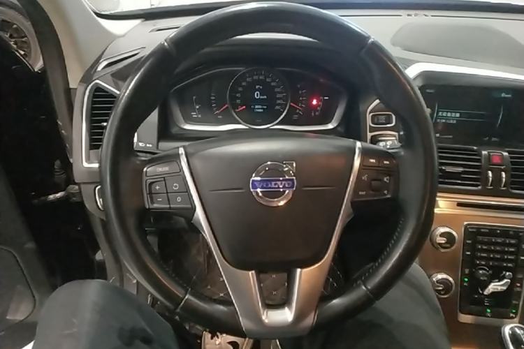 Used Volvo XC60 2017 T5 Smart Upgrade Edition Steering Wheel