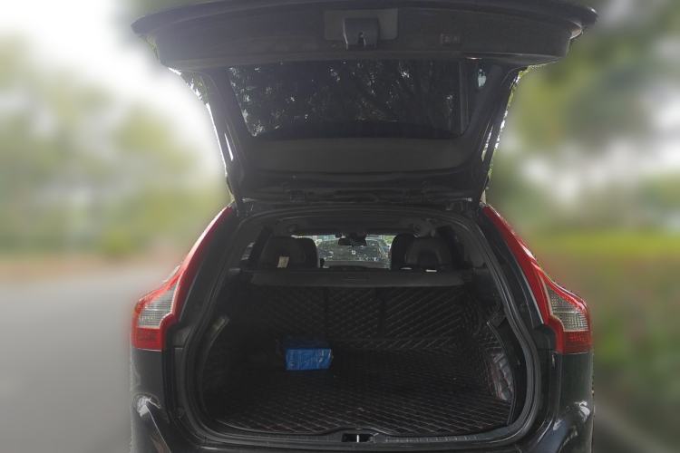 Used Volvo XC60 2017 T5 Smart Upgrade Edition Trunk