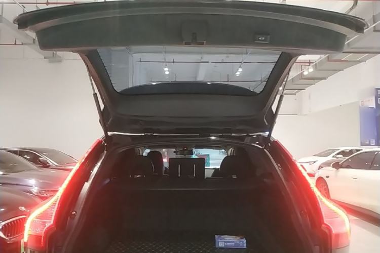 Used Volvo XC60 2017 T5 Smart Upgrade Edition Trunk