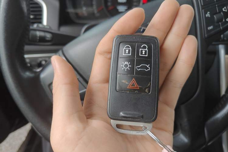 Used Volvo XC60 2017 T5 Smart Upgrade Edition Vehicle Key