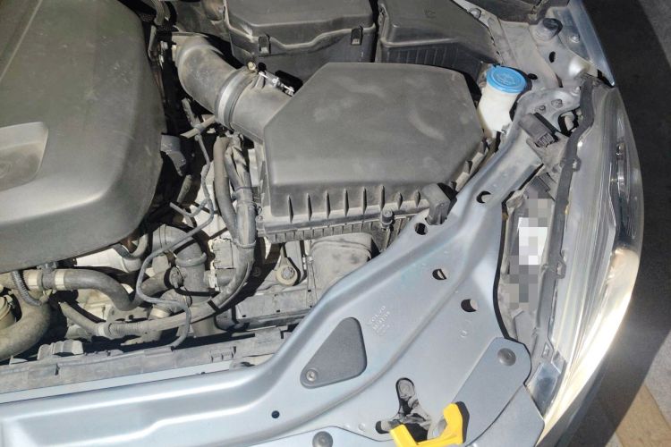 Used Volvo XC60 2017 T5 Smart Upgrade Edition Engine Bay Left