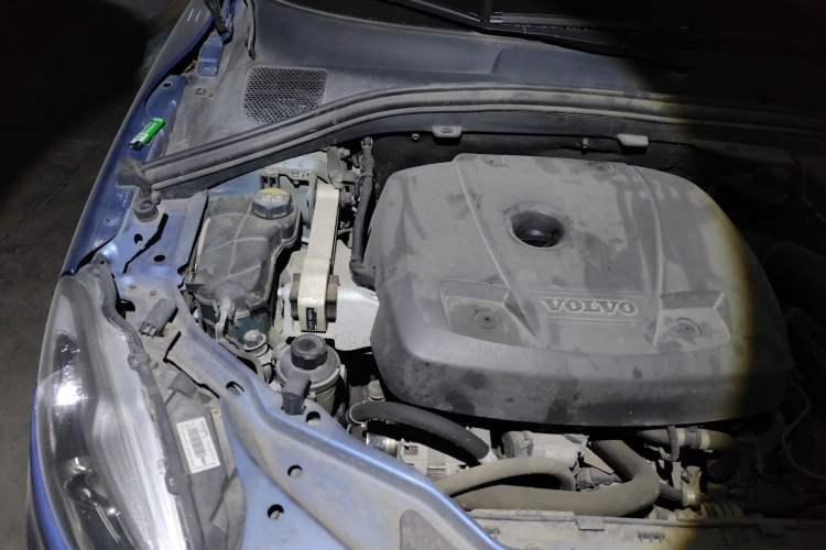 Used Volvo XC60 2017 T5 AWD Personalized Sport Edition Engine Bay Right