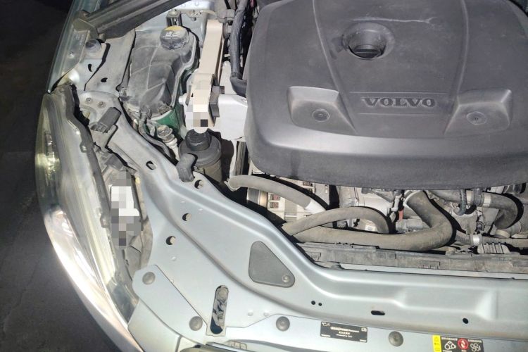 Used Volvo XC60 2017 T5 Smart Upgrade Edition Engine Bay Right