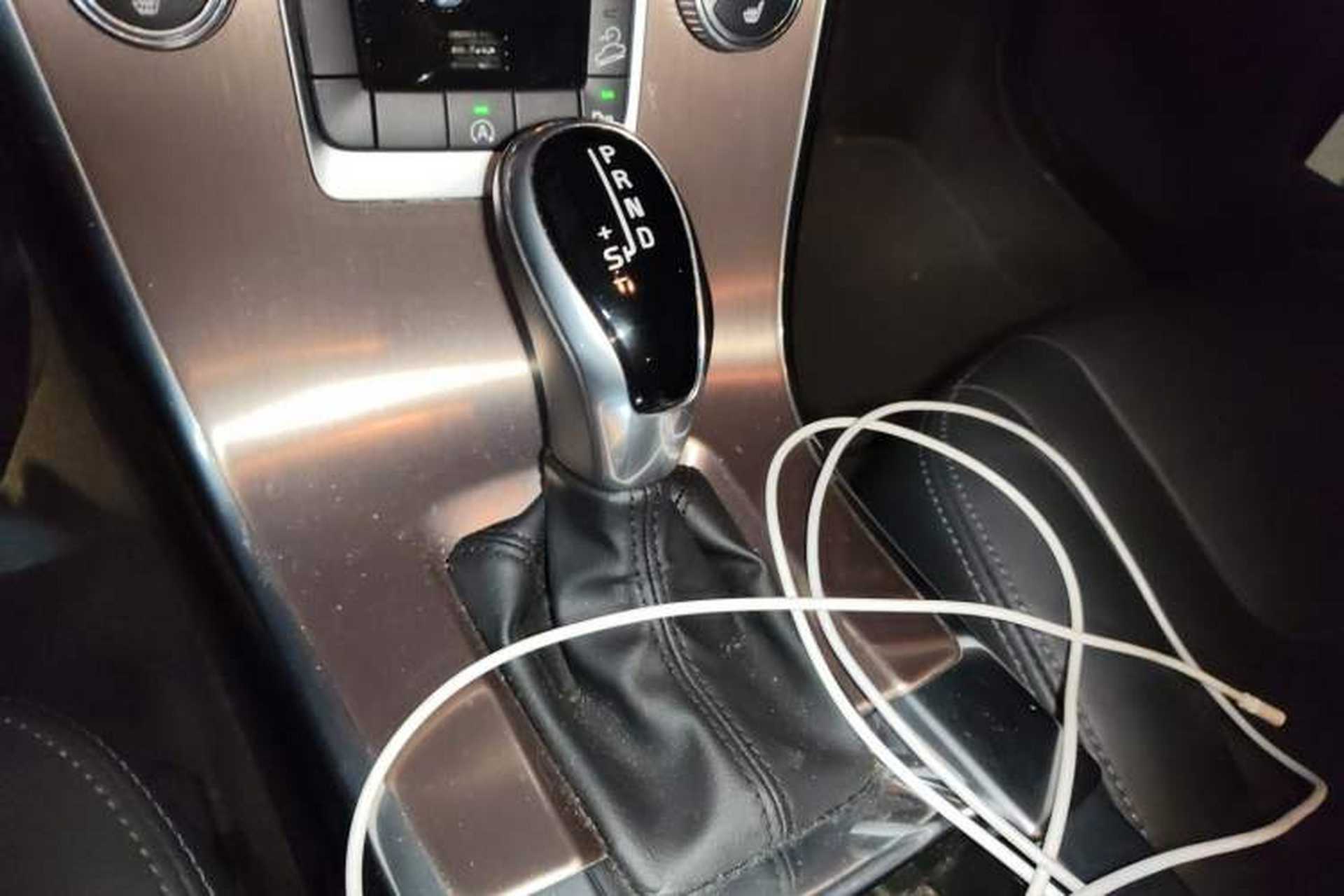 Used Volvo XC60 2017 T5 AWD Smart Upgrade Edition Gear Lever