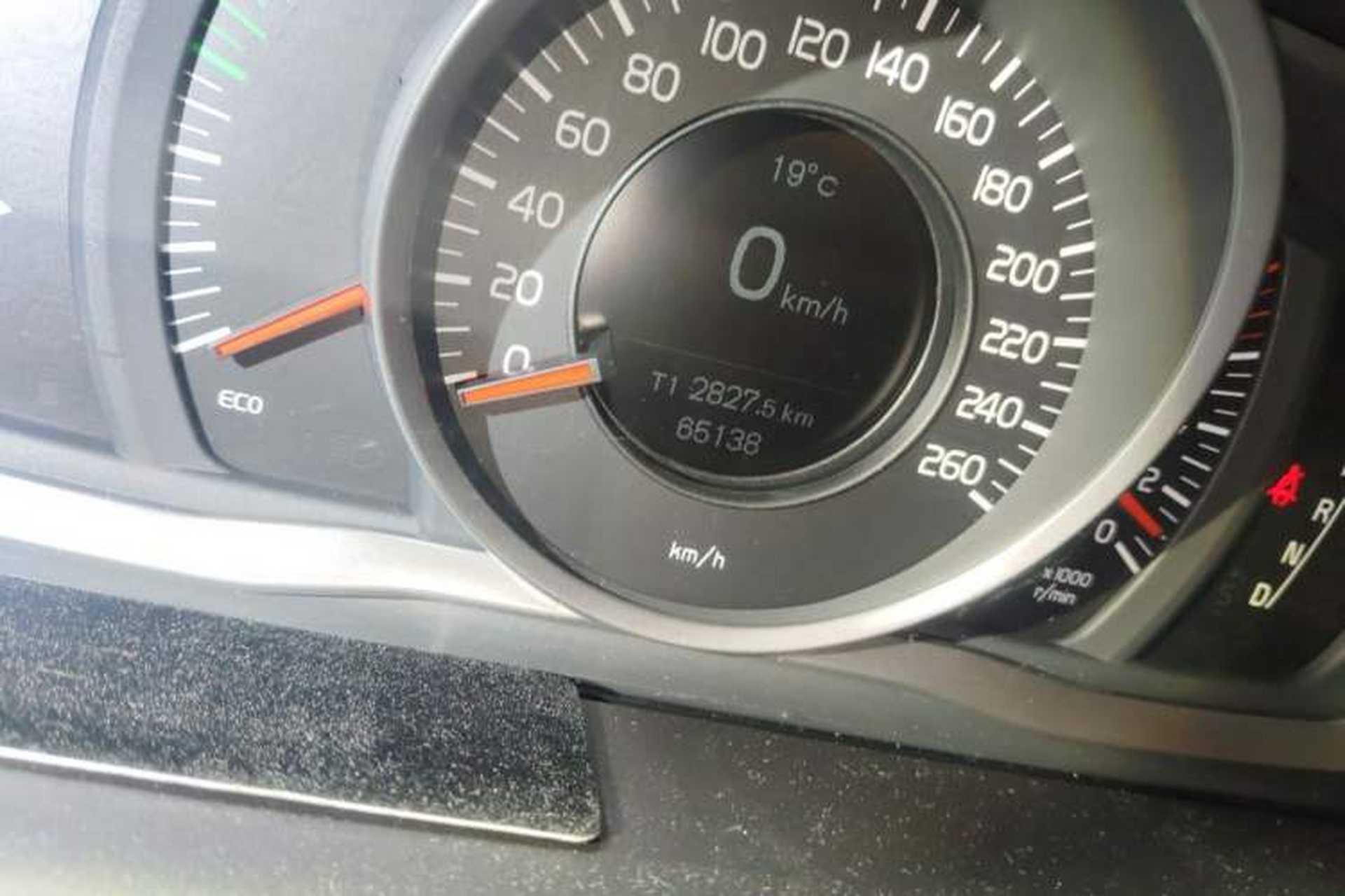 Used Volvo XC60 2017 T5 Smart Upgrade Edition Odometer Close Up