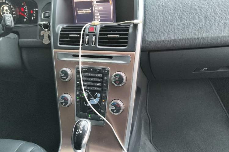 Used Volvo XC60 2017 T5 Smart Upgrade Edition Audio And AC Panel