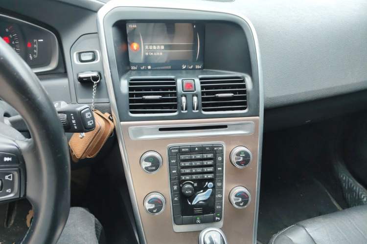 Used Volvo XC60  Audio And AC Panel