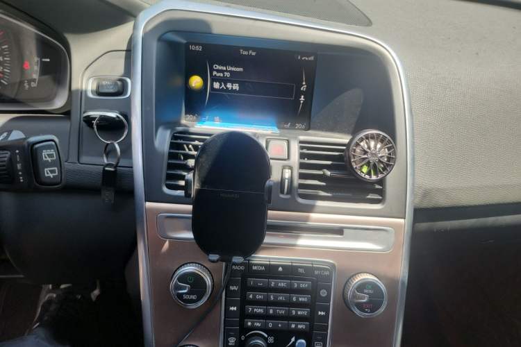 Used Volvo XC60 2017 T5 Smart Upgrade Edition Audio And AC Panel