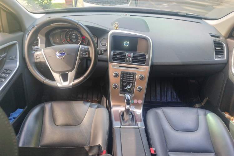 Used Volvo XC60 2017 T5 Smart Upgrade Edition Center Console