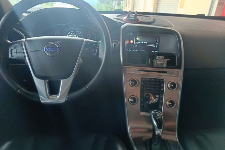 Used Volvo XC60 2017 T5 Smart Upgrade Edition Center Console