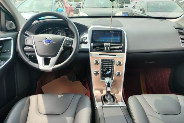Used Volvo XC60 2017 T5 Smart Upgrade Edition Center Console