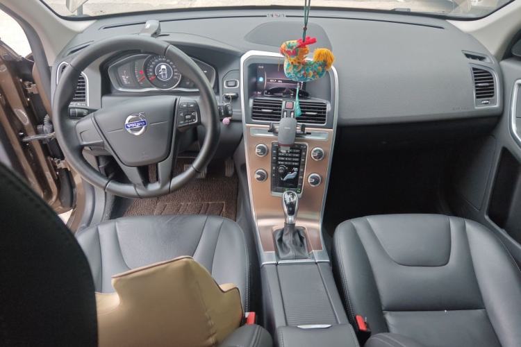 Used Volvo XC60 2017 T5 Smart Upgrade Edition Center Console