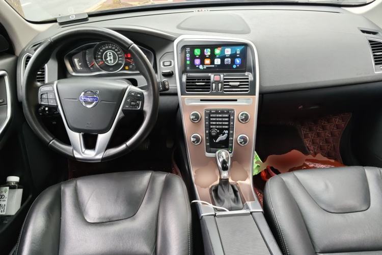 Used Volvo XC60 2017 T5 Smart Upgrade Edition Center Console