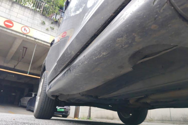 Used Volvo XC60  Chassis Front Right