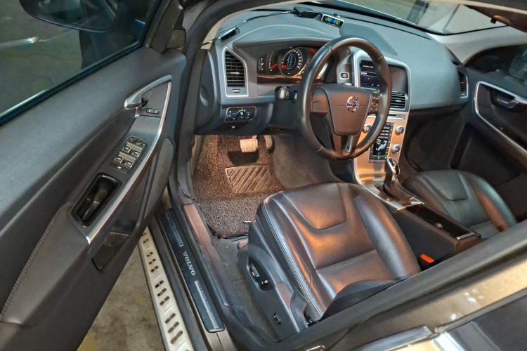 Used Volvo XC60 2017 T5 Smart Upgrade Edition Driver Seat
