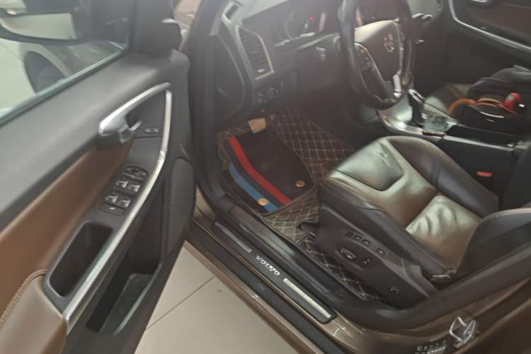 Used Volvo XC60 2017 T5 AWD Smart Upgrade Edition Driver Seat
