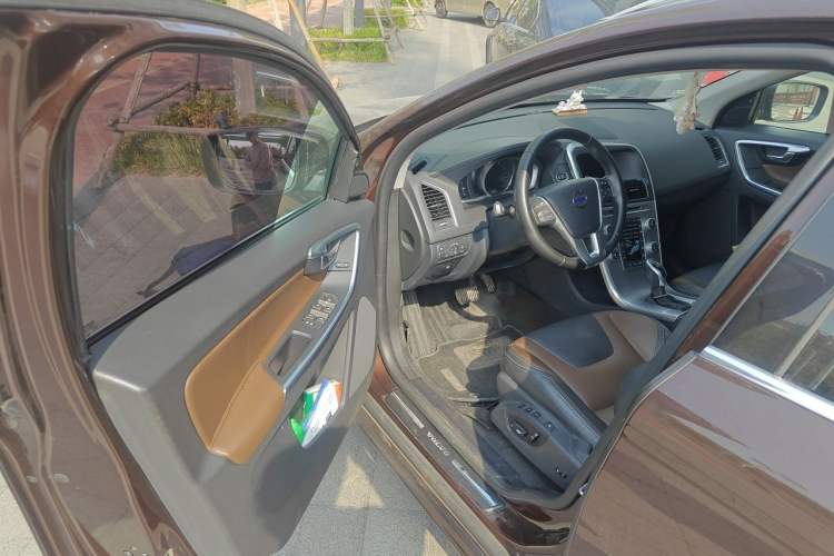 Used Volvo XC60 2017 T5 AWD Smart Drive Edition Driver Seat
