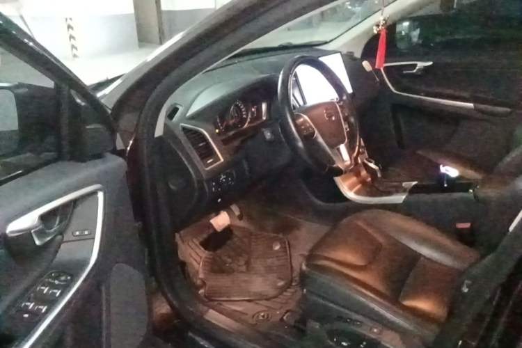 Used Volvo XC60 2017 T5 Smart Upgrade Edition Driver Seat