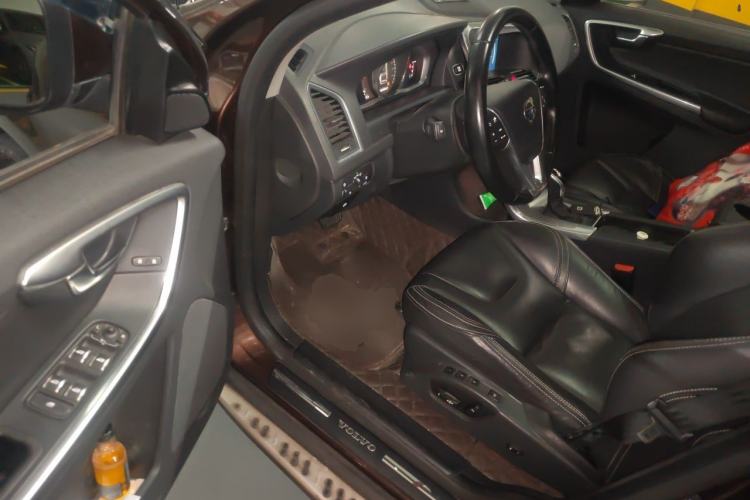 Used Volvo XC60 2017 T5 AWD Smart Range Edition Driver Seat