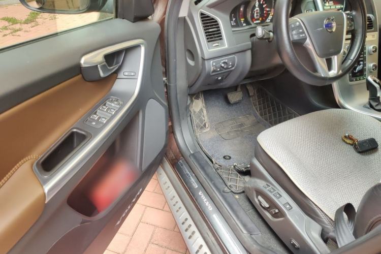 Used Volvo XC60 2017 T5 AWD Smart Range Edition Driver Seat