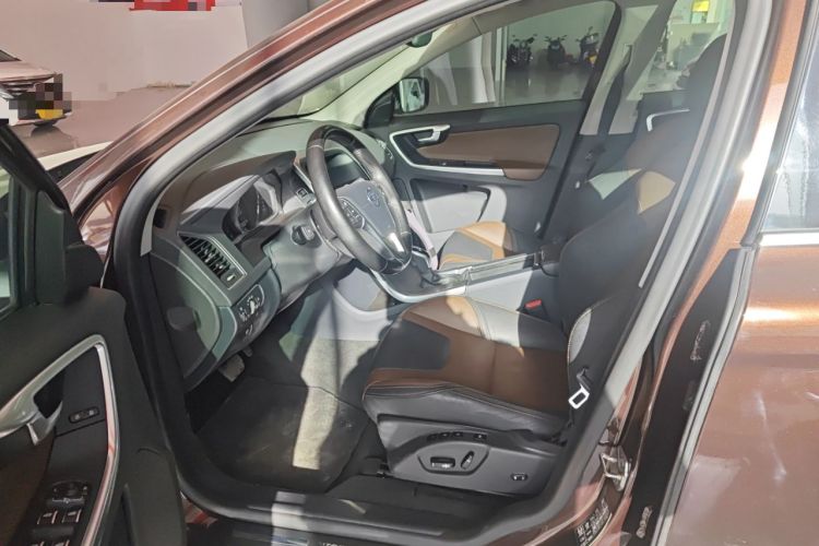 Used Volvo XC60 2017 T5 AWD Smart Upgrade Edition Driver Seat
