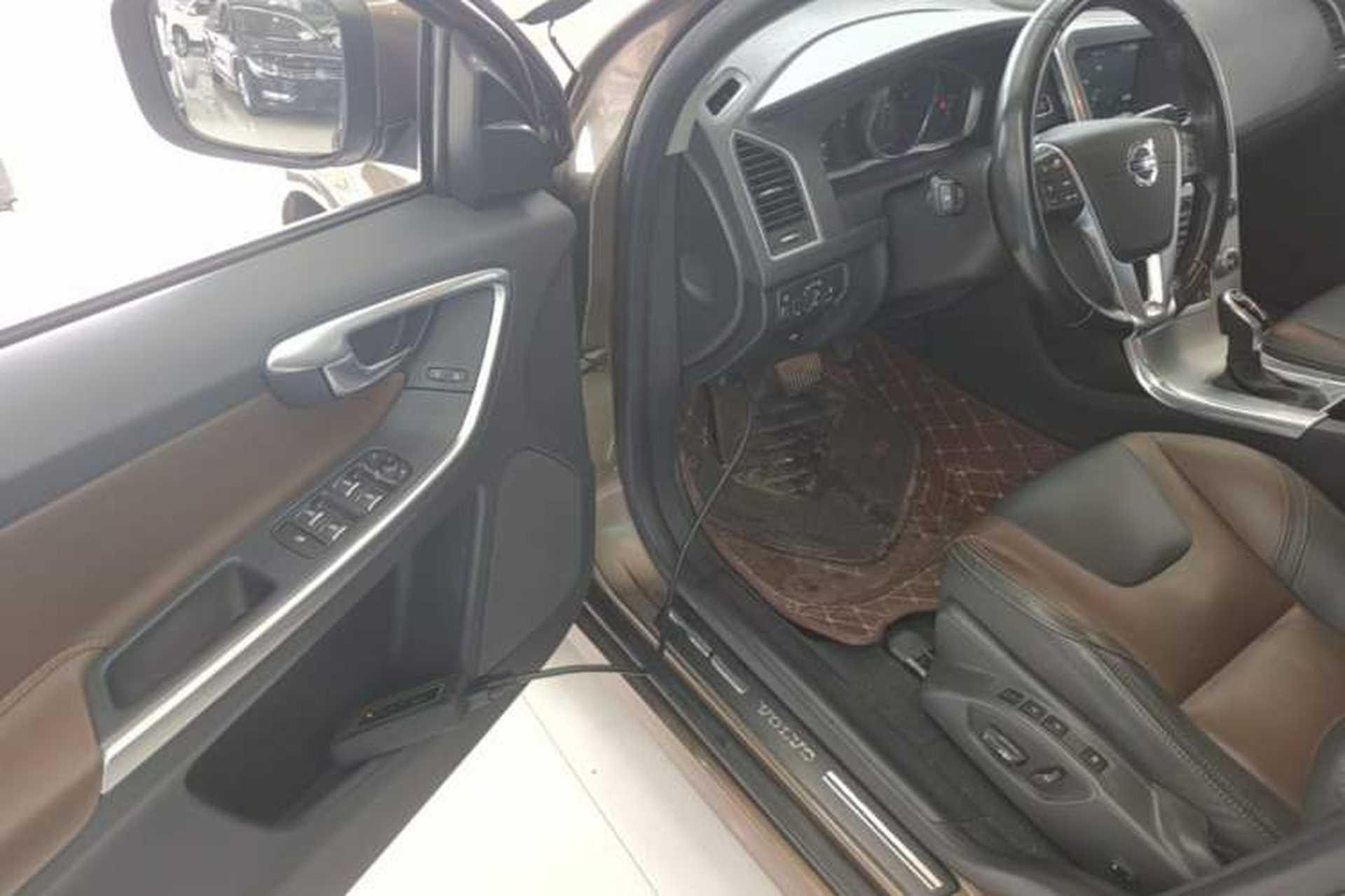 Used Volvo XC60 2017 T5 AWD Smart Upgrade Edition Driver Seat