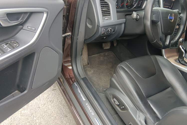 Used Volvo XC60 2017 T5 Smart Upgrade Edition Driver Seat