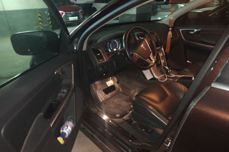 Used Volvo XC60 2017 T5 AWD Smart Drive Edition Driver Seat