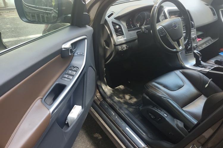 Used Volvo XC60 2017 T5 AWD Smart Upgrade Edition Driver Seat