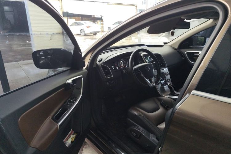 Used Volvo XC60 2017 T5 AWD Smart Range Edition Driver Seat