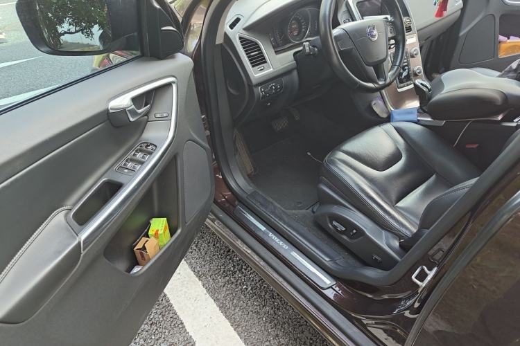 Used Volvo XC60 2017 T5 Smart Upgrade Edition Driver Seat