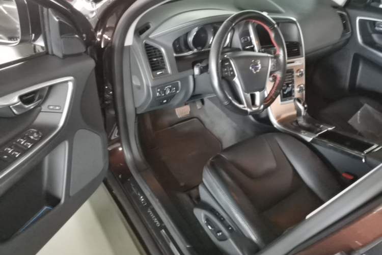 Used Volvo XC60 2017 T5 AWD Smart Upgrade Edition Driver Seat