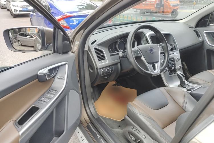 Used Volvo XC60 2017 T5 AWD Smart Upgrade Edition Driver Seat