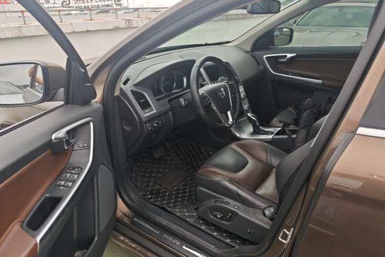 Used Volvo XC60 2017 T5 AWD Smart Range Edition Driver Seat