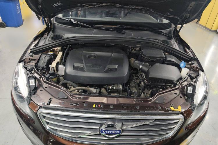 Used Volvo XC60 2017 T5 Smart Upgrade Edition Engine Bay