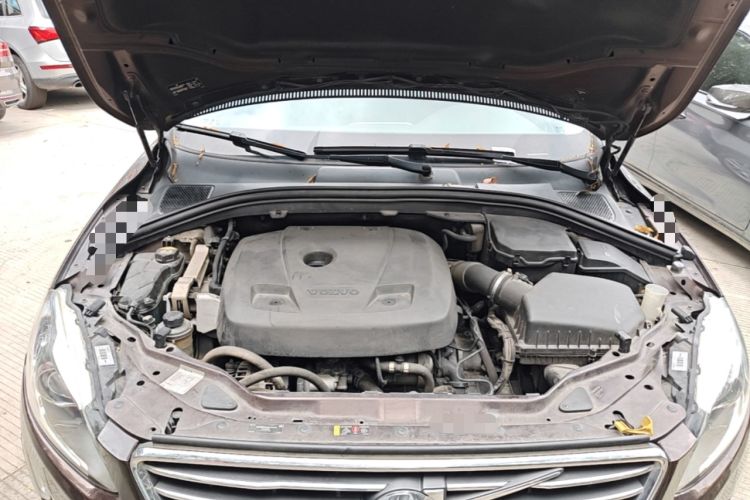 Used Volvo XC60 2017 T5 Smart Upgrade Edition Engine Bay