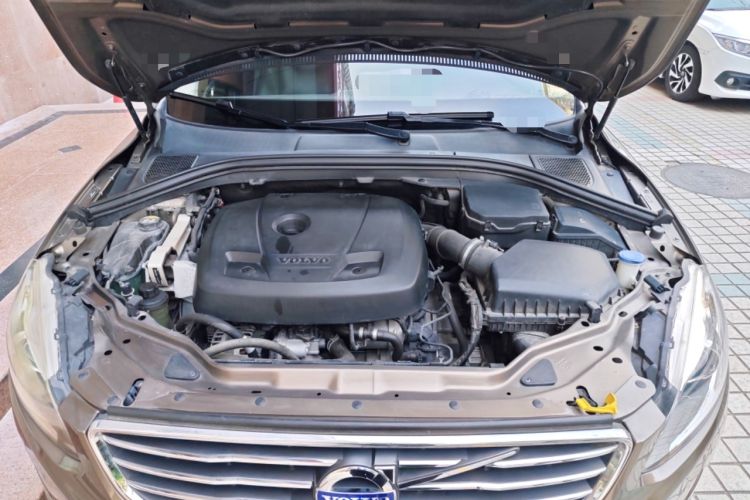 Used Volvo XC60 2017 T5 AWD Smart Upgrade Model Engine Bay