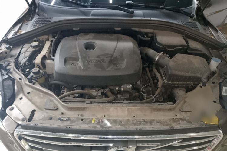 Used Volvo XC60 2017 T5 AWD Smart Upgrade Edition Engine Bay