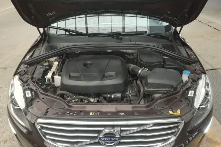 Used Volvo XC60 2017 T5 AWD Smart Upgrade Edition Engine Bay