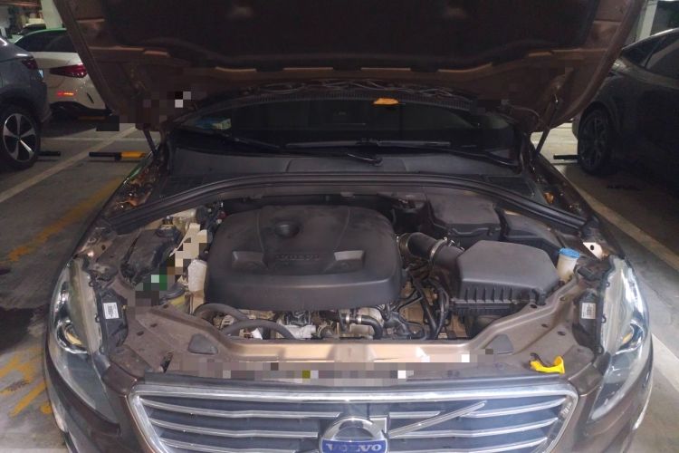 Used Volvo XC60 2017 T5 AWD Smart Upgrade Edition Engine Bay