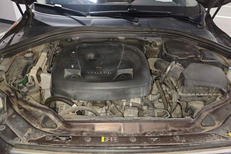 Used Volvo XC60 2017 T5 Smart Upgrade Edition Engine Bay