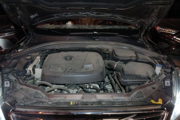 Used Volvo XC60 2017 T5 AWD Smart Upgrade Edition Engine Bay